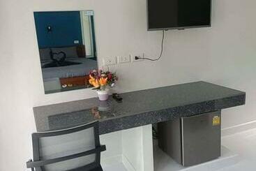 پانسیون Coco Sea Bangpo Resort
