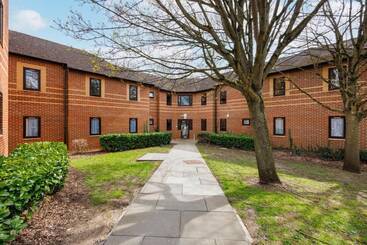 هاستل Comfortable Rooms At Crescent Hall Oxford   Campus Accommodation