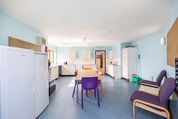 هاستل Comfortable Rooms At Crescent Hall Oxford   Campus Accommodation