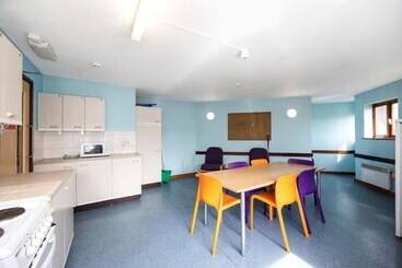 هاستل Comfortable Rooms At Crescent Hall Oxford   Campus Accommodation