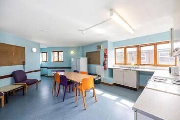 هاستل Comfortable Rooms At Crescent Hall Oxford   Campus Accommodation