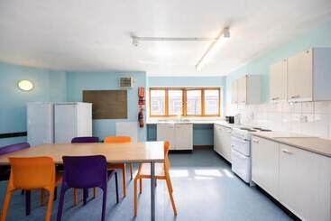 هاستل Comfortable Rooms At Crescent Hall Oxford Campus Accommodation