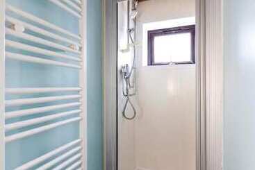 هاستل Comfortable Rooms At Crescent Hall Oxford   Campus Accommodation