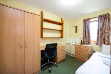 هاستل Comfortable Rooms At Crescent Hall Oxford   Campus Accommodation