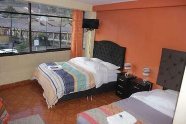 هتل Hostal Qorisonqo Inn Ollantaytambo
