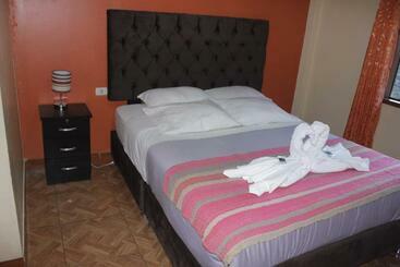 هتل Hostal Qorisonqo Inn Ollantaytambo