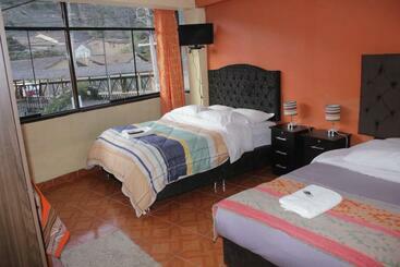 هتل Hostal Qorisonqo Inn Ollantaytambo