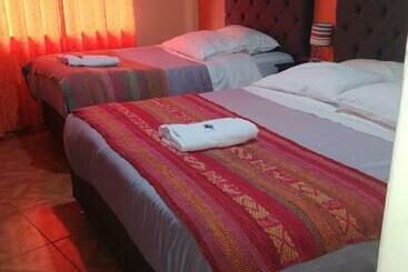هتل Hostal Qorisonqo Inn Ollantaytambo