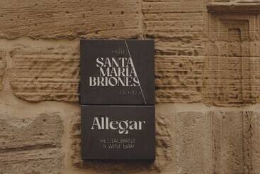 هتل Santa Maria Briones