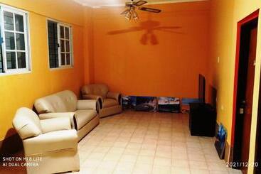 پانسیون Hostal Lo De Ramona