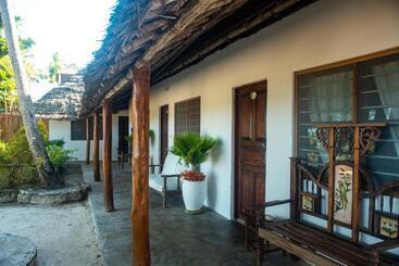 هتل Poa Poa Bungalows