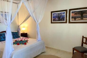 هتل Poa Poa Bungalows