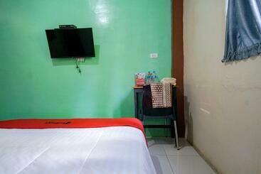 هتل Reddoorz Syariah Near Bukit Teletubbies Padangsidempuan