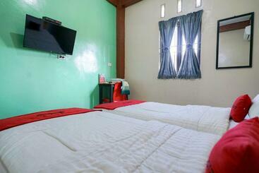 هتل Reddoorz Syariah Near Bukit Teletubbies Padangsidempuan