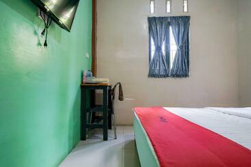 هتل Reddoorz Syariah Near Bukit Teletubbies Padangsidempuan