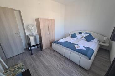 پانسیون Sipos Vendég és Apartmanház