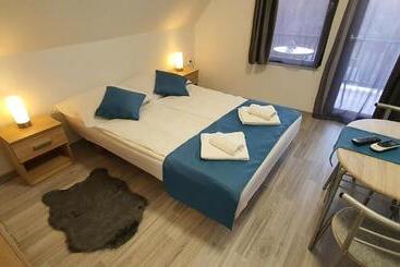 پانسیون Sipos Vendég és Apartmanház