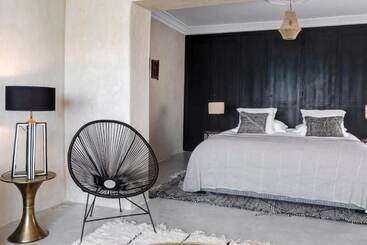 هتل Hôtel Oasis Dakhla