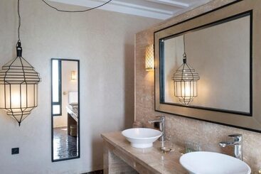 هتل Hôtel Oasis Dakhla