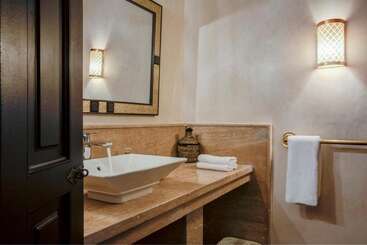 هتل Hôtel Oasis Dakhla