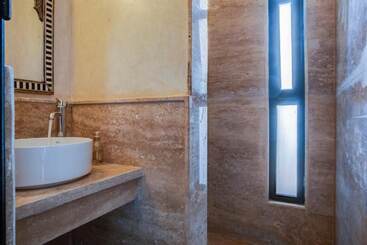 هتل Hôtel Oasis Dakhla