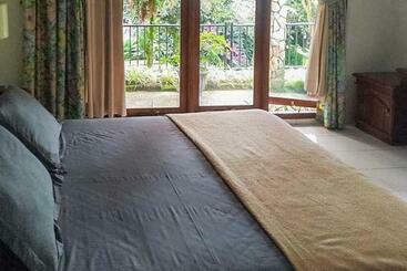 בית מלון כפרי Villa Eco Resort Redpartner