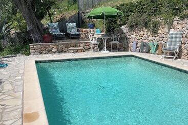 تختخواب و صبحانه Villa Daphné