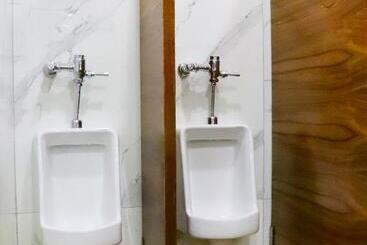 هتل Bugari Aeropuerto Guadalajara