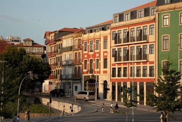 Se Catedral Hotel Porto, Tapestry Collection By Hilton