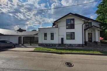Pensiunea White Residence