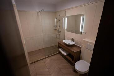 Pensiunea White Residence