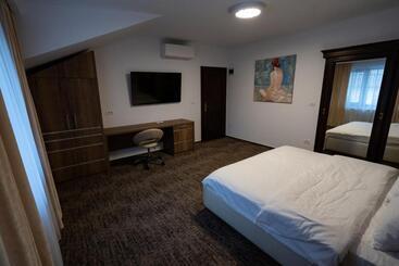 Pensiunea White Residence