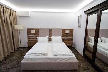 Pensiunea White Residence