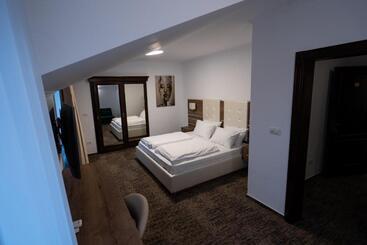 Pensiunea White Residence