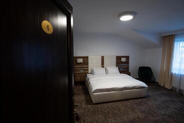 Pensiunea White Residence