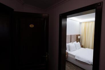 Pensiunea White Residence