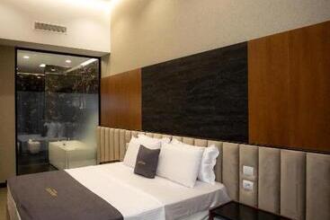 Deluxe Resort And Spa