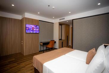 Deluxe Resort And Spa