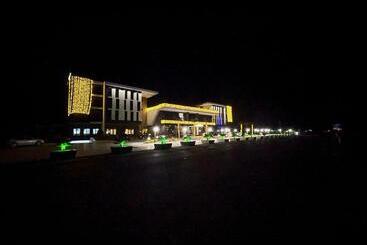 Deluxe Resort And Spa