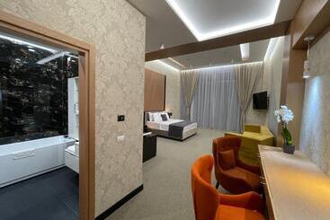 Deluxe Resort And Spa