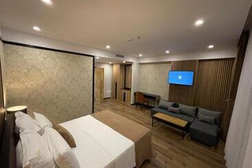 Deluxe Resort And Spa
