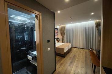 Deluxe Resort And Spa