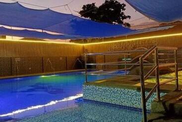 Hip Nautic Beach Resort Powered By Cocotel