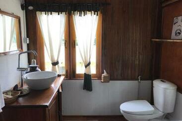 هاستل Cottage House