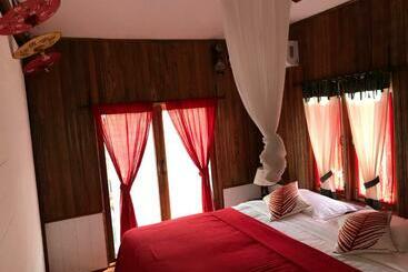 هاستل Cottage House