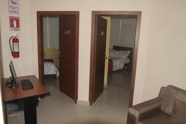 هاستل Olan´s Hotel Group