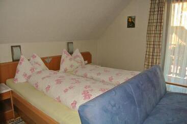 Bed and Breakfast Haus Fischer Nassfeldblick