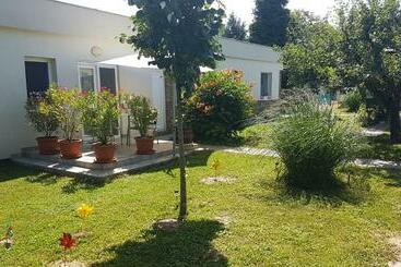 بنسيون Hóvirág Apartman Balatonberény