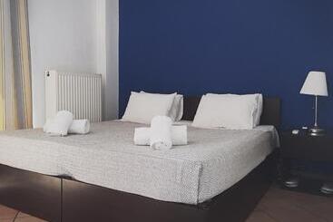 Mc Queen Rooms & Apartments