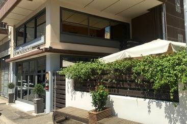 Mc Queen Rooms & Apartments
